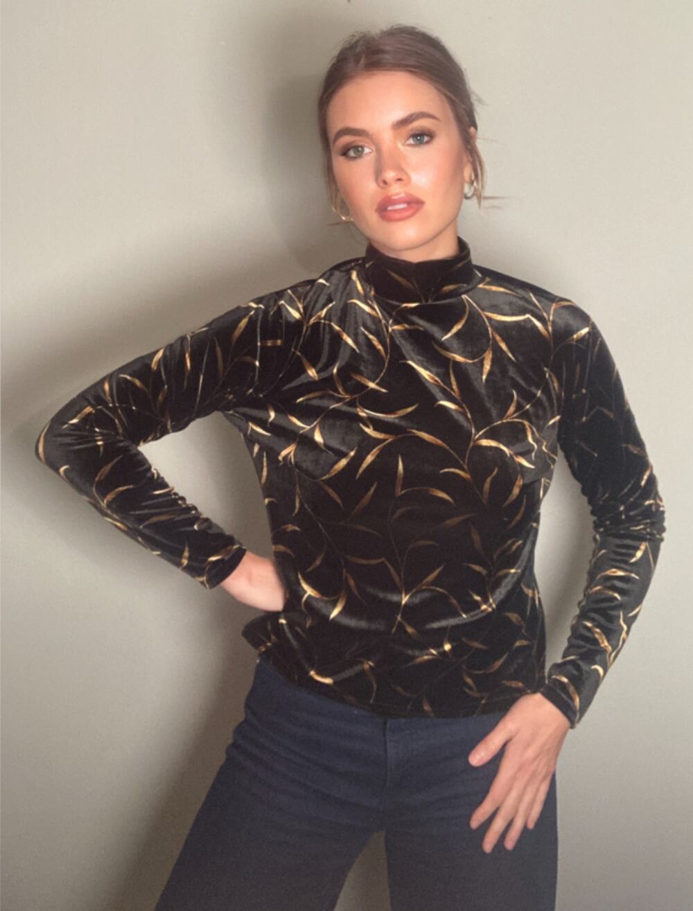 Carlisle Vintage 90s Velvet Black & Gold Top Stretch Mock Neck ~ Sz XXL Fits L